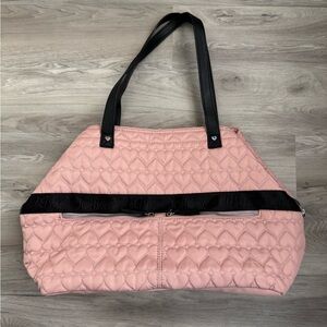 Betsey Johnson Pink quilted heart weekender travel tote bag. Zip. Pockets. Large